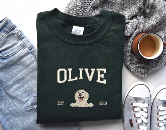 Personalized Embroidery English Golden Retriever Sweatshirts/Crewneck, Dog Lover Gift, English retriever gift,Dog Mom Embroidery Sweatshirts