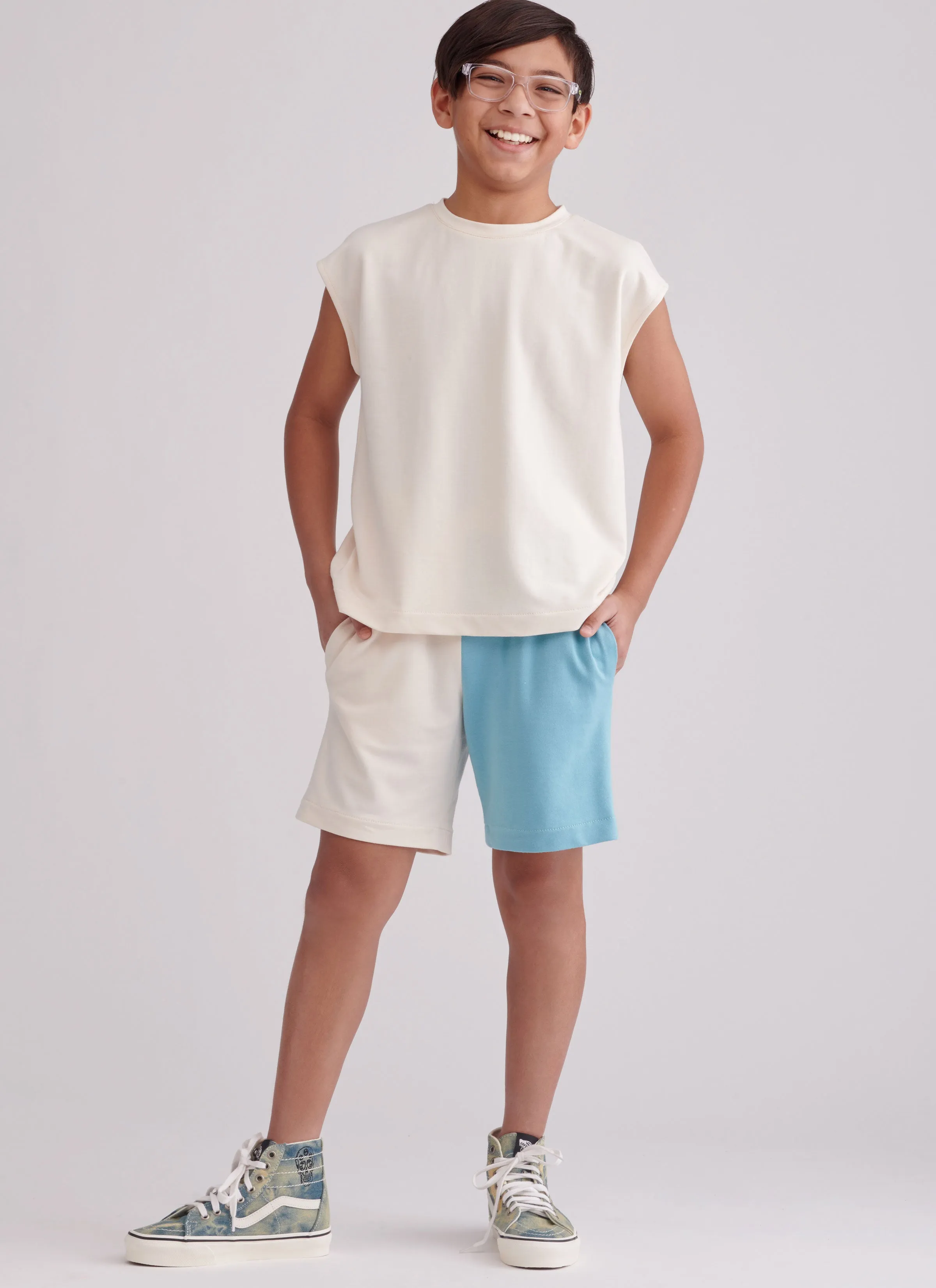 Simplicity Pattern 9801 Girls' and Boys' Sweatshirts and Shorts